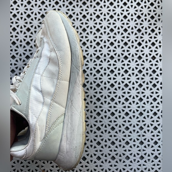 SHOE CLOSET CLEARANCE - Picture 2 of 13